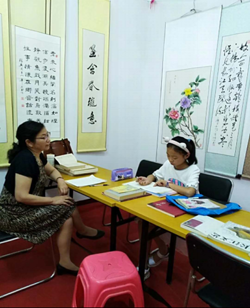 孝感市侨眷丁绍池爱心书屋举办学生义务辅导活动