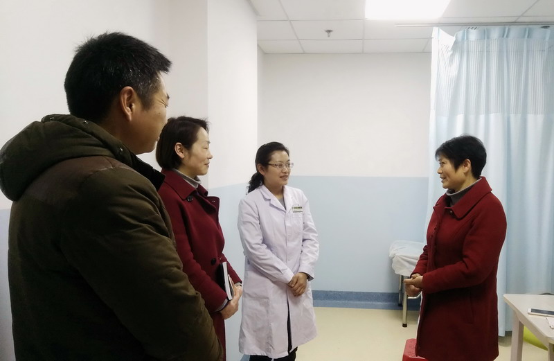 宜昌市侨联慰问海归查运红博士
