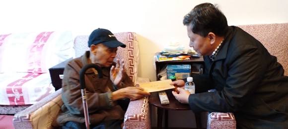 舒正荣副主席慰问省侨联退休干部职工