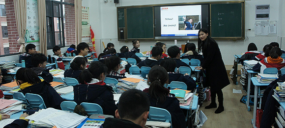 西陵区侨联“留学生之家”高中公益校本课程“葡萄牙语班”报名火爆