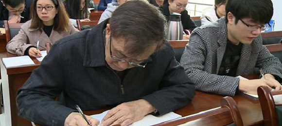 夷陵区归侨何劲豪：侨心向党 耄耋之年尤不止