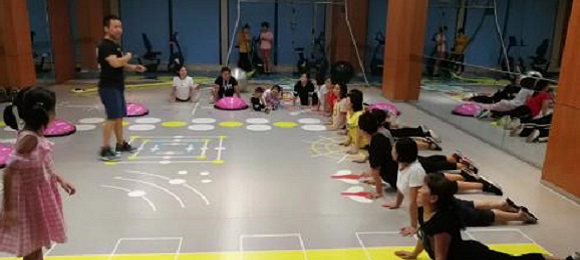 西陵区体育场路社区侨联举办健身公益课