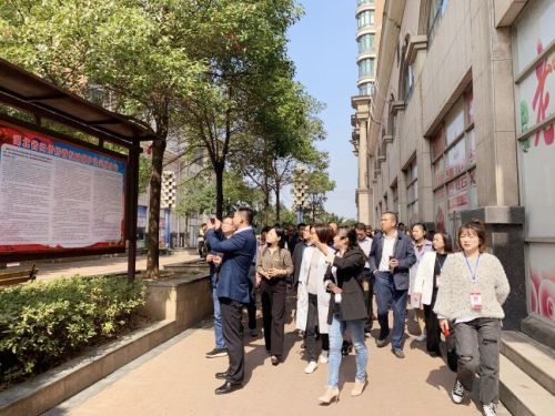 省侨联第十二期干部培训班学员来到江城社区参观考察