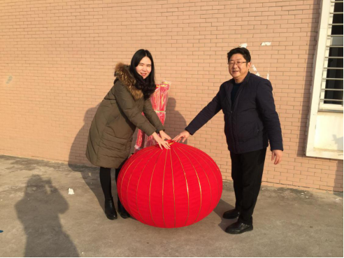 掇刀区侨联开展春节走访侨资企业  送“开门红”活动