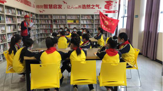 天门市马湾社区侨联组织侨眷子女  开展爱国主义教育活动