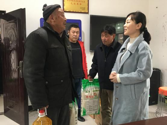 荆门市侨联开展“扶贫日”结对帮扶活动