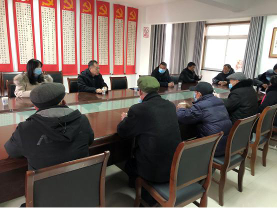 荆州市侨联赴党建创文联建点慰问困难群众