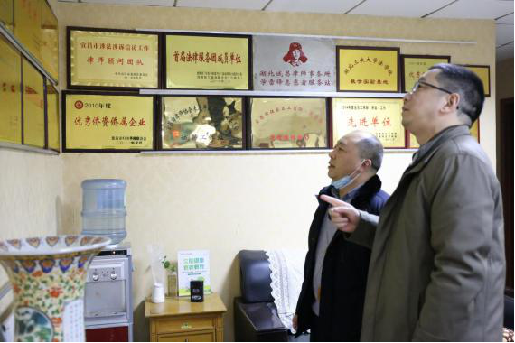 宜昌市侨联深入侨资企业开展走访慰问