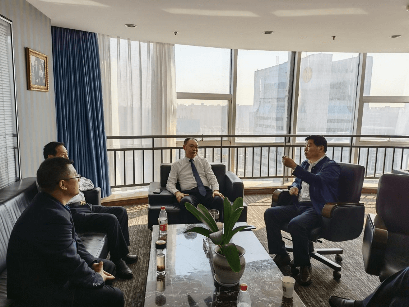 回访调研武汉侨企为咸宁高质量发展建新“侨”梁