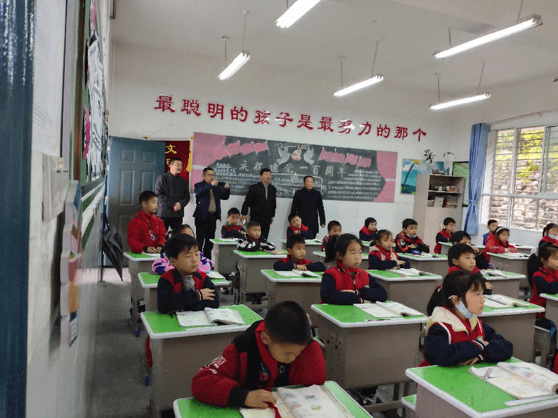 省侨联赴长阳调研侨爱心项目建设情况