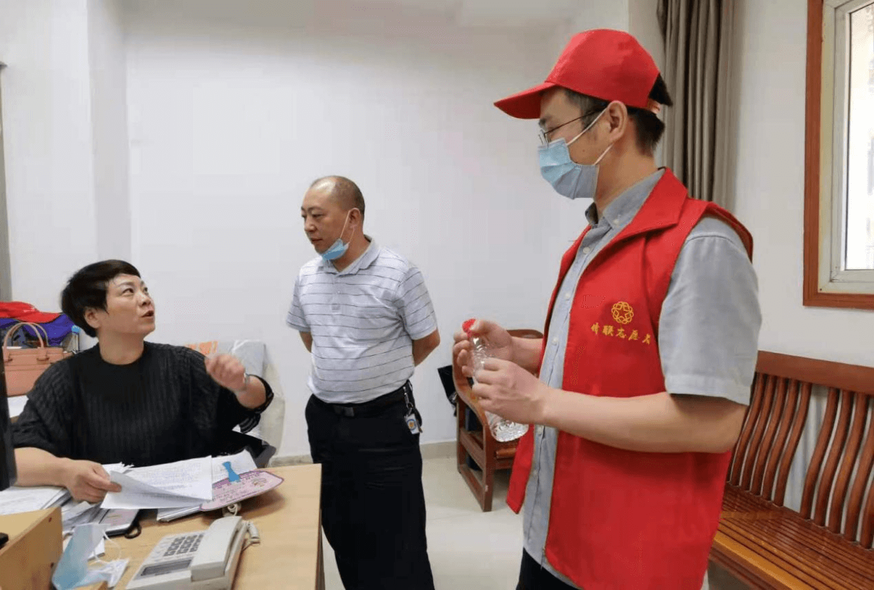 宜昌市侨联开展“我为群众做件事 助力新冠疫苗接种”志愿服务活动