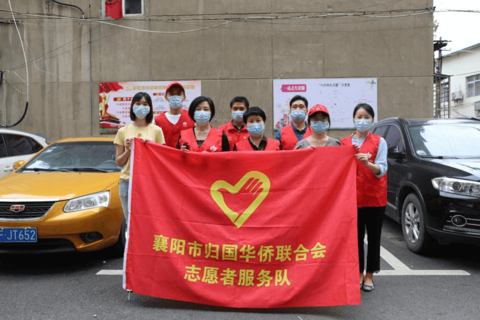 襄阳市侨联开展入户宣传 为创文出力添彩