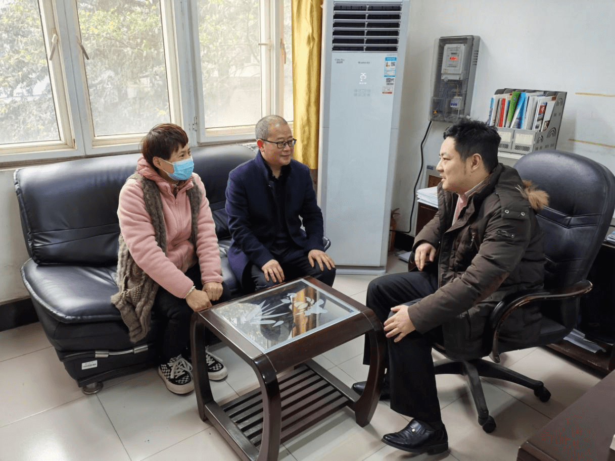 西陵区侨联走访侨界优秀人才