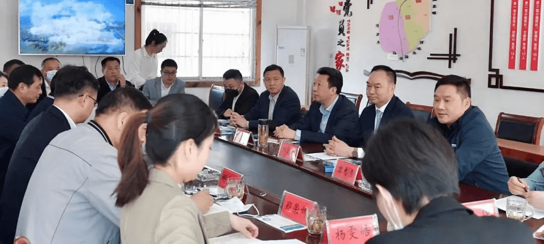 施政到黄冈调研侨联工作