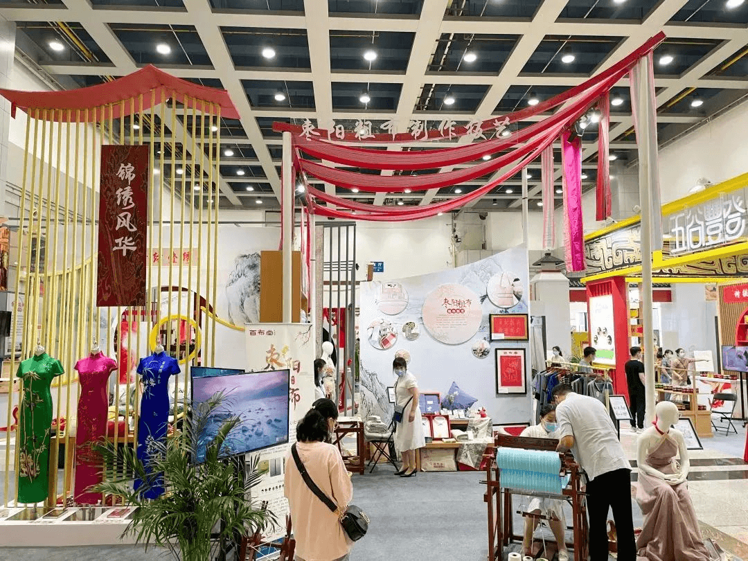 枣阳侨眷刘大友：携国家级非遗枣阳粗布亮相2022年 湖北省文化和自然遗产日非遗宣传展示主会场