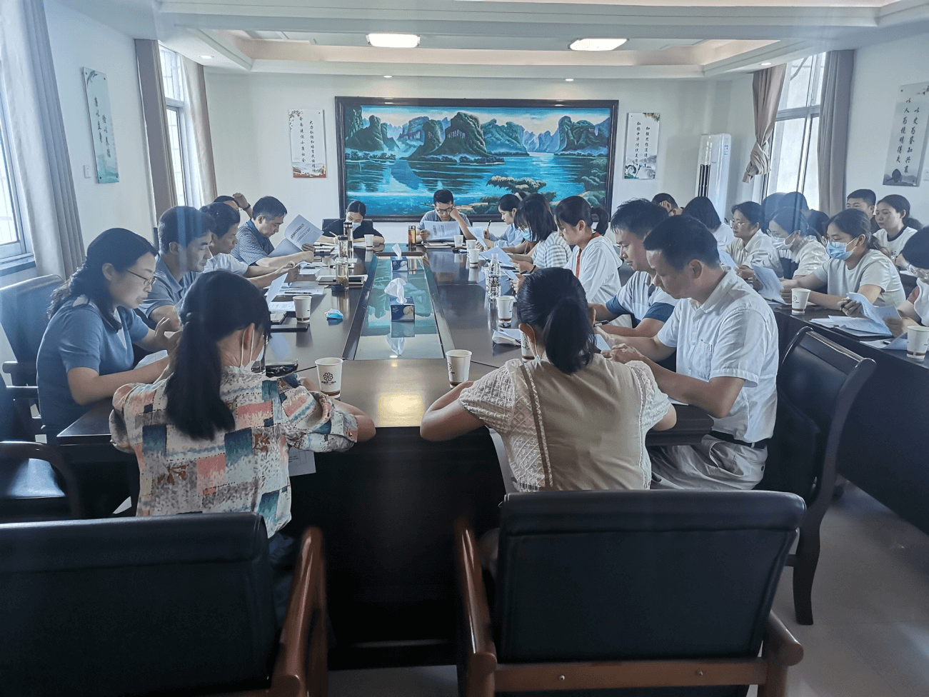 应城市召开工作会议研究部署侨联当前重点工作
