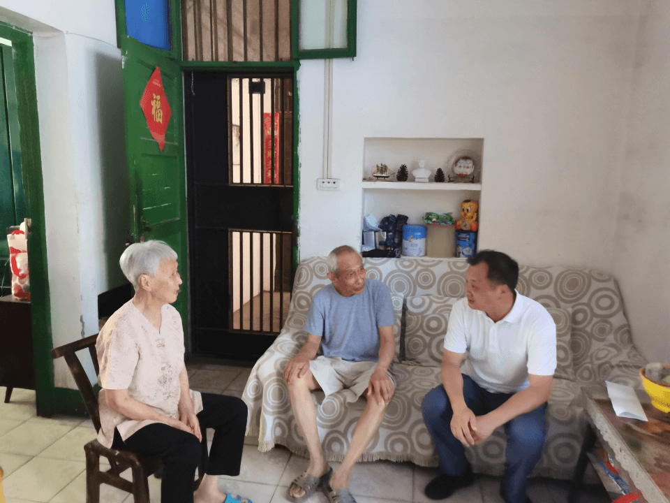 枝江市侨联走访印尼归侨察侨情暖侨心