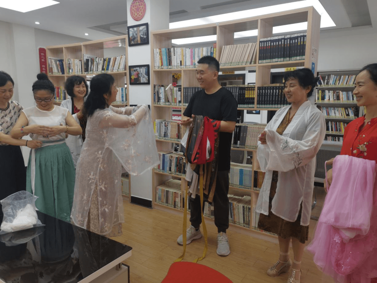 西陵爱心侨企助力侨联社团发展