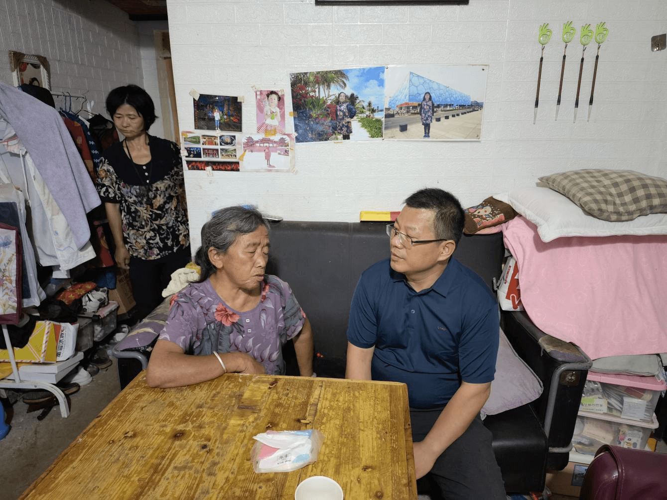 咸宁市侨联：上门服务解民忧 真抓实干暖民心