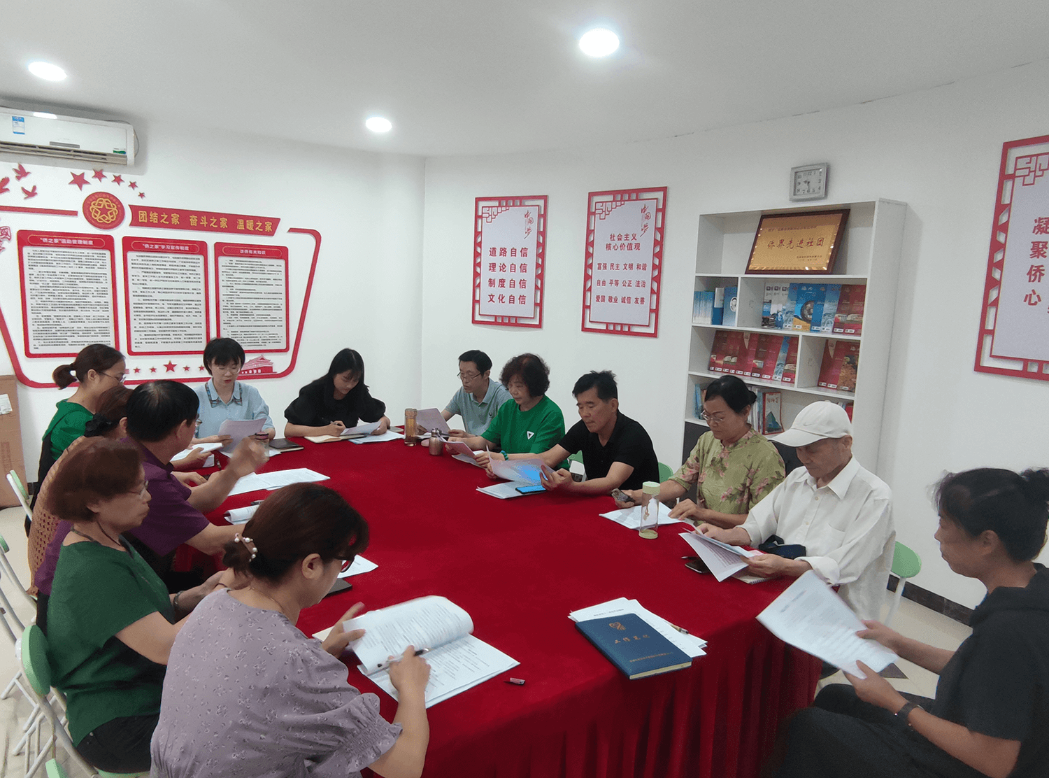 宜都组织侨界代表人士学习习近平总书记考察湖北时的重要讲话精神