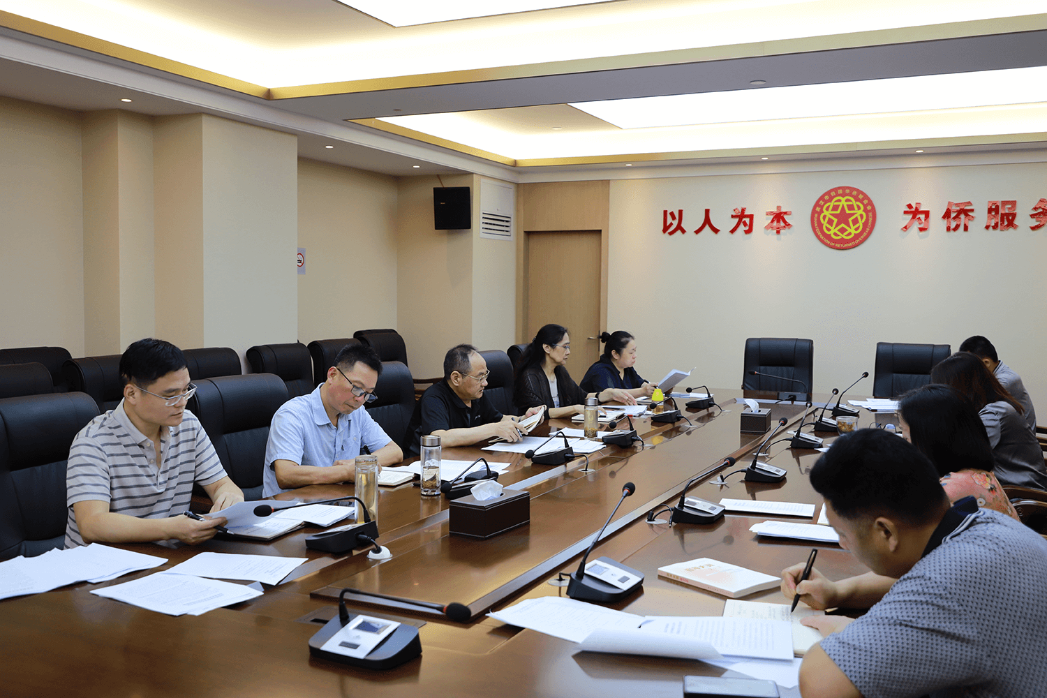 武汉市侨联召开党组扩大会议贯彻落实 省侨联十一届二次常委会精神