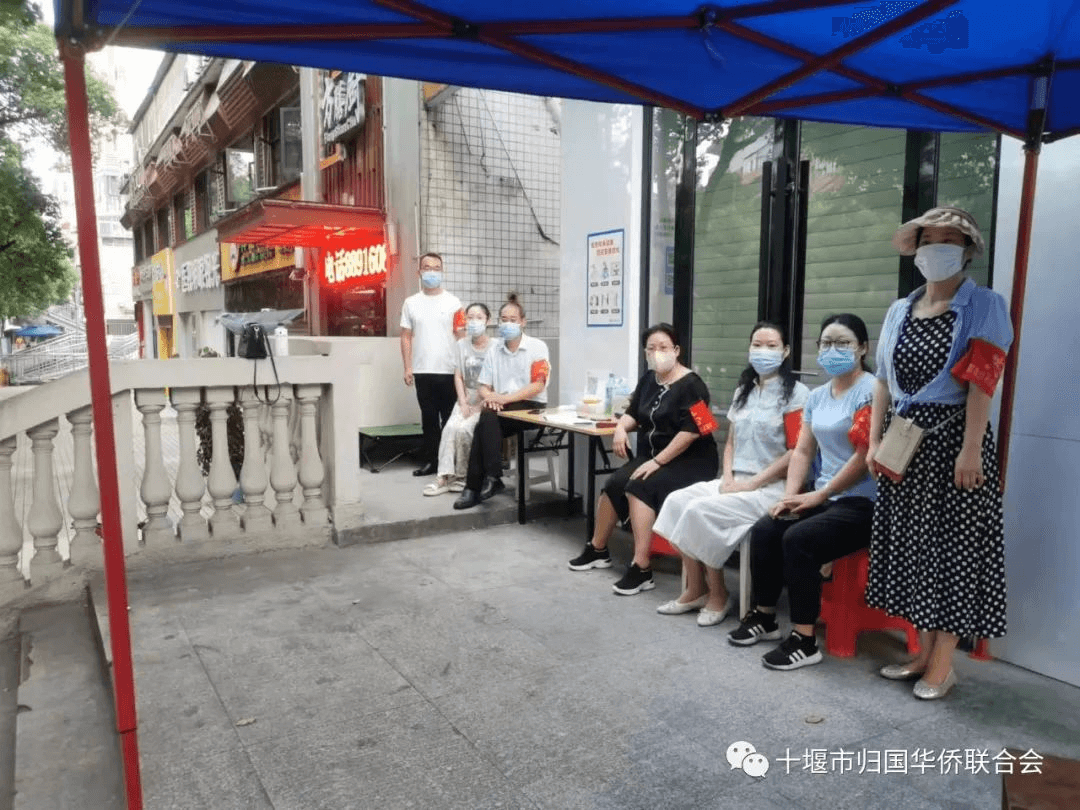 斗酷暑，战疫情，市侨联党员干部在行动