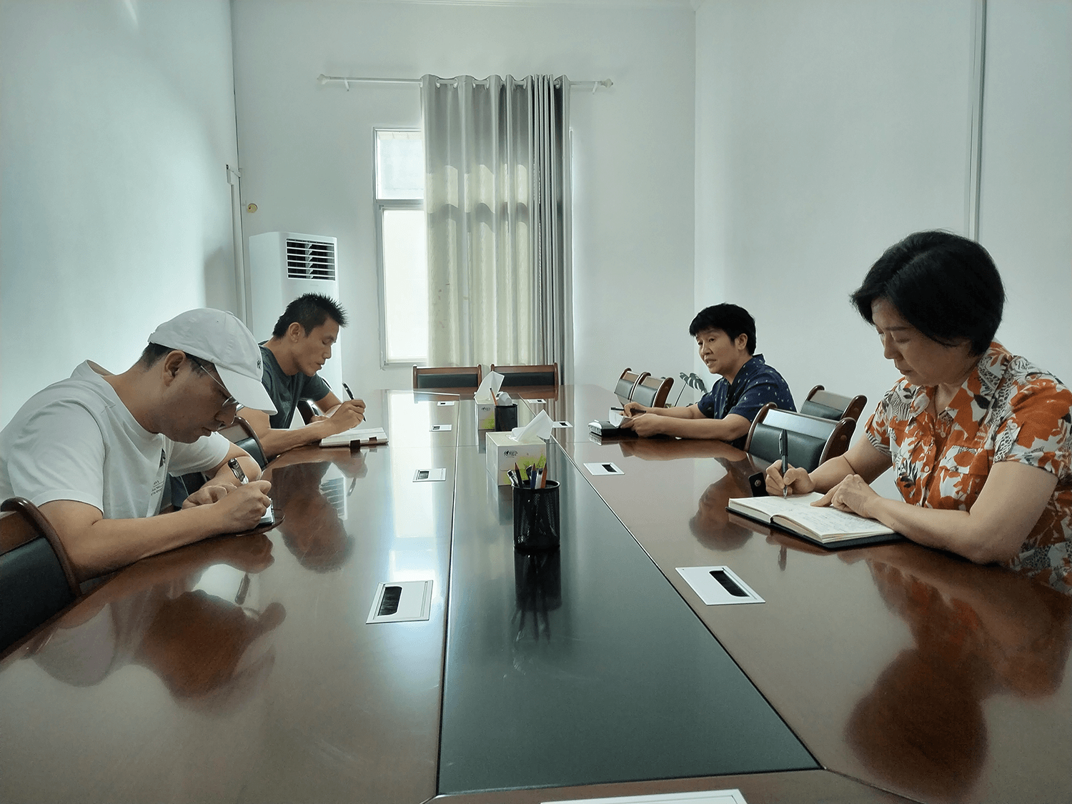襄阳市侨联开展年轻干部廉政谈话