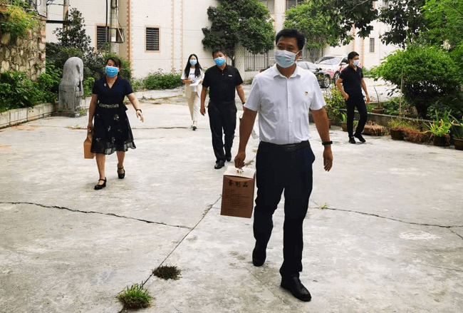 南漳县侨联开展“月圆中秋 情暖侨心” 走访慰问活动