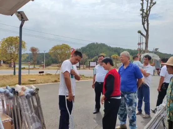 省侨联联合省残联开展关心关爱残疾人爱心轮椅送上门服务 贴心服务暖人心