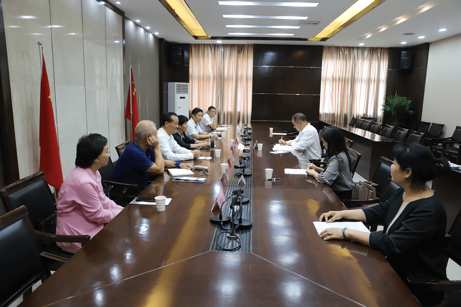 襄阳市侨联牵线搭桥助力招商引资