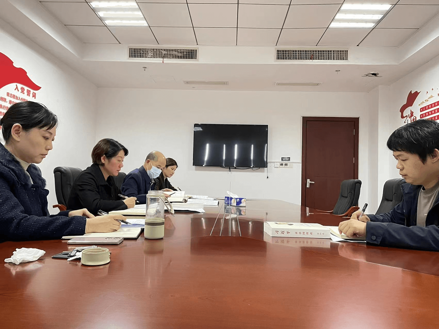 学习宣传贯彻二十大精神 │ 湖北省荆门市侨联召开党组理论中心组（扩大）会议传达学习党的二十大精神