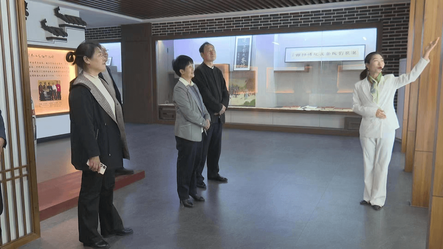 襄阳市侨联主席陈红到谷城调研