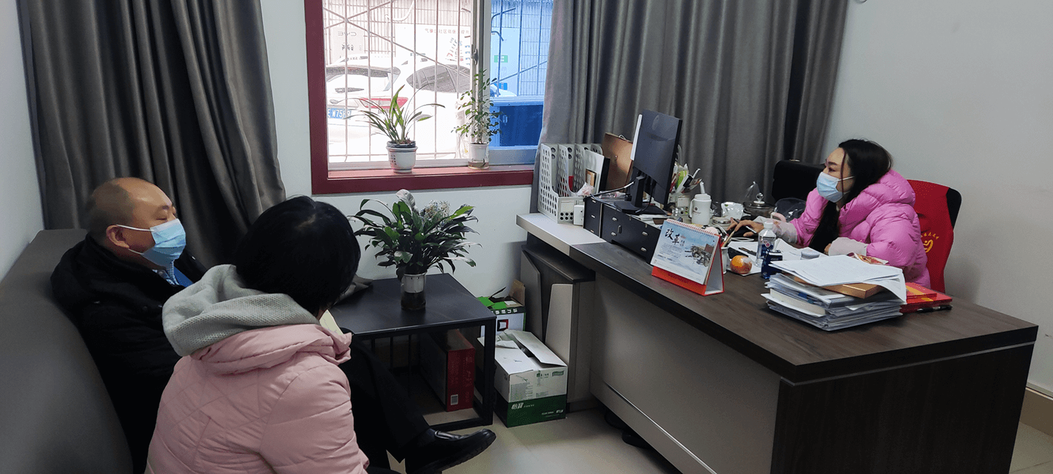 宜昌市侨联主席邓希康赴气象台社区调研宣讲党的二十大精神