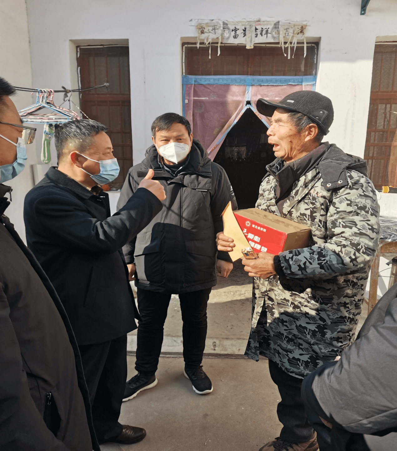 随州市侨联赴驻点村开展节日走访慰问