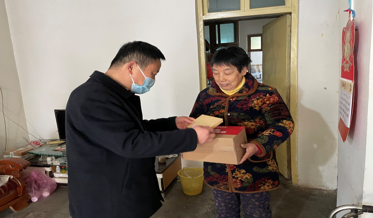 随州市侨联开展“送福迎春”走访慰问活动