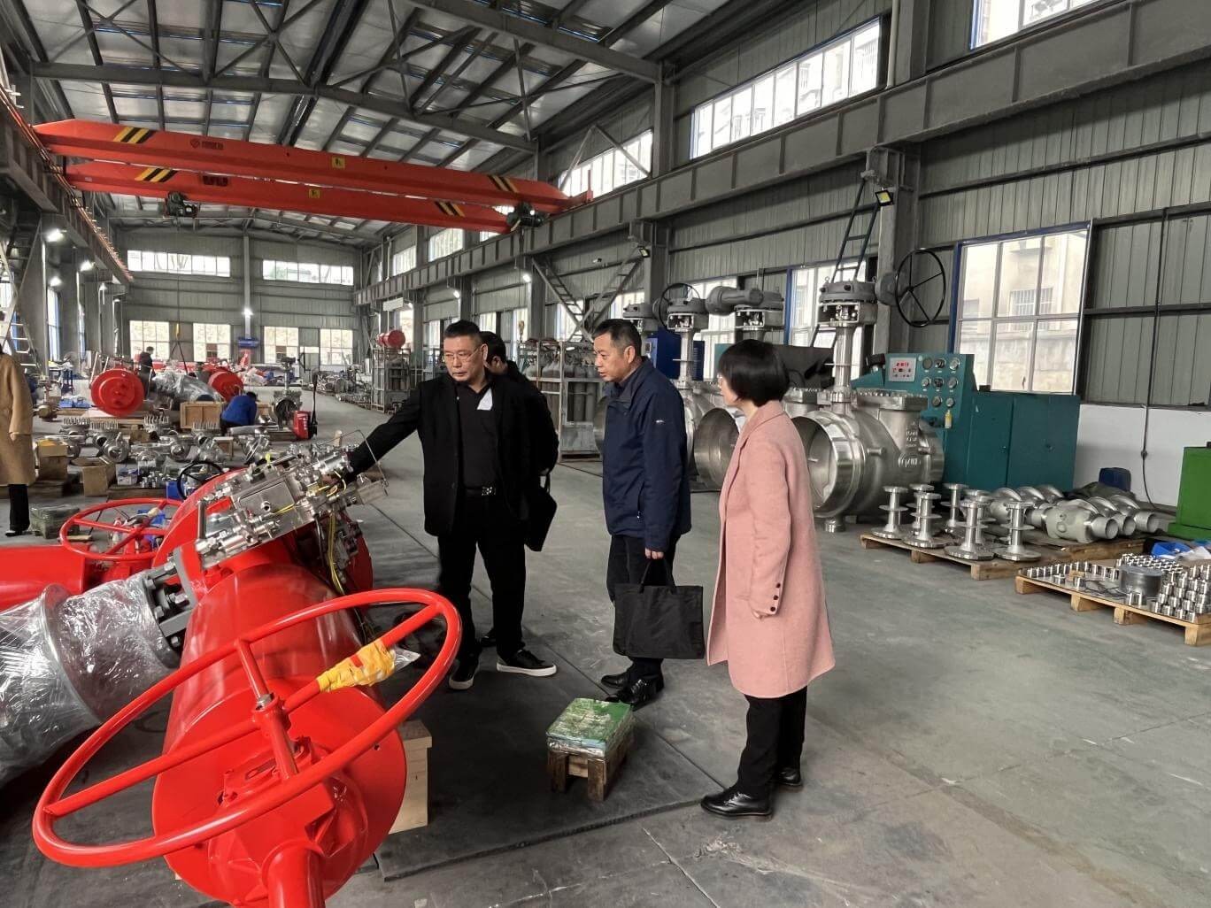 宜昌市侨联副主席张龙赴秭归走访调研