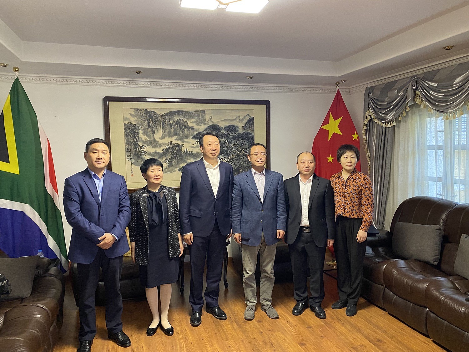 中国驻约翰内斯堡代总领事周育江 会见湖北省侨联代表团一行