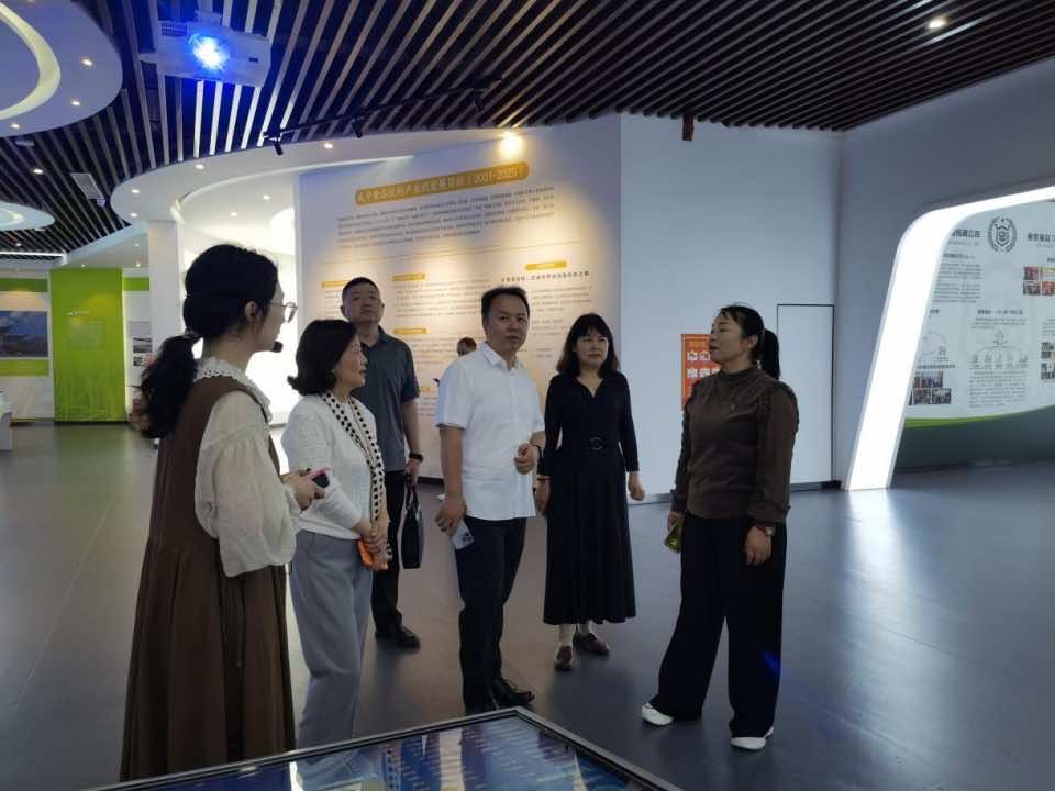侯继文赴咸宁开展工作调研