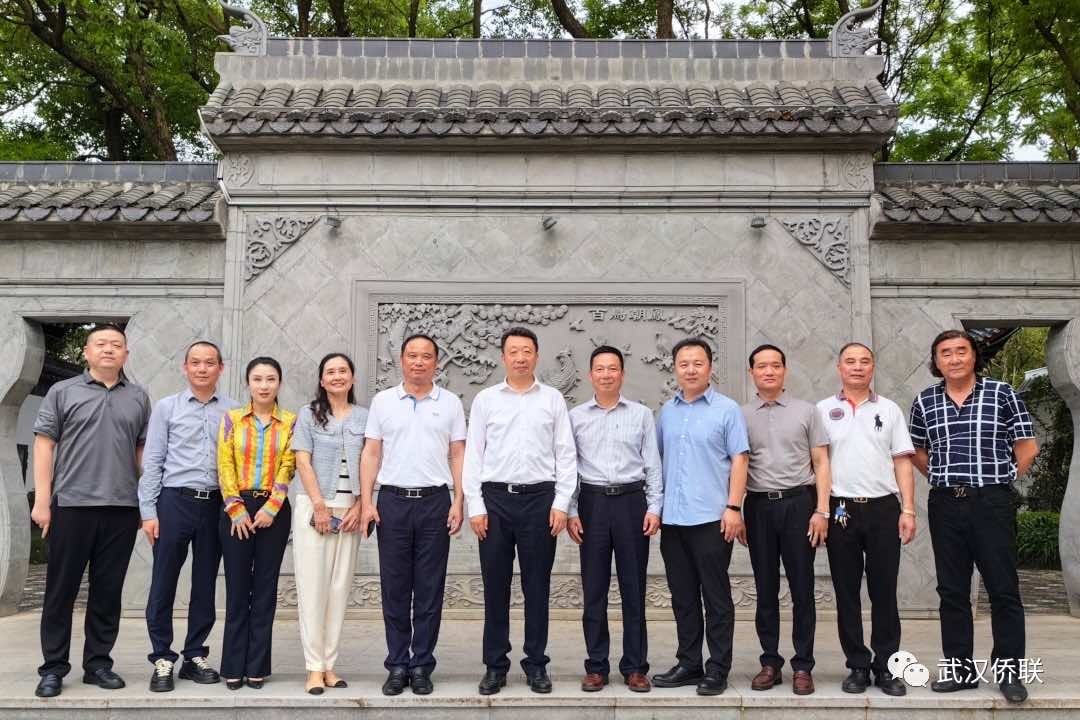 施政会见回汉侨领并调研武汉侨联基层阵地建设