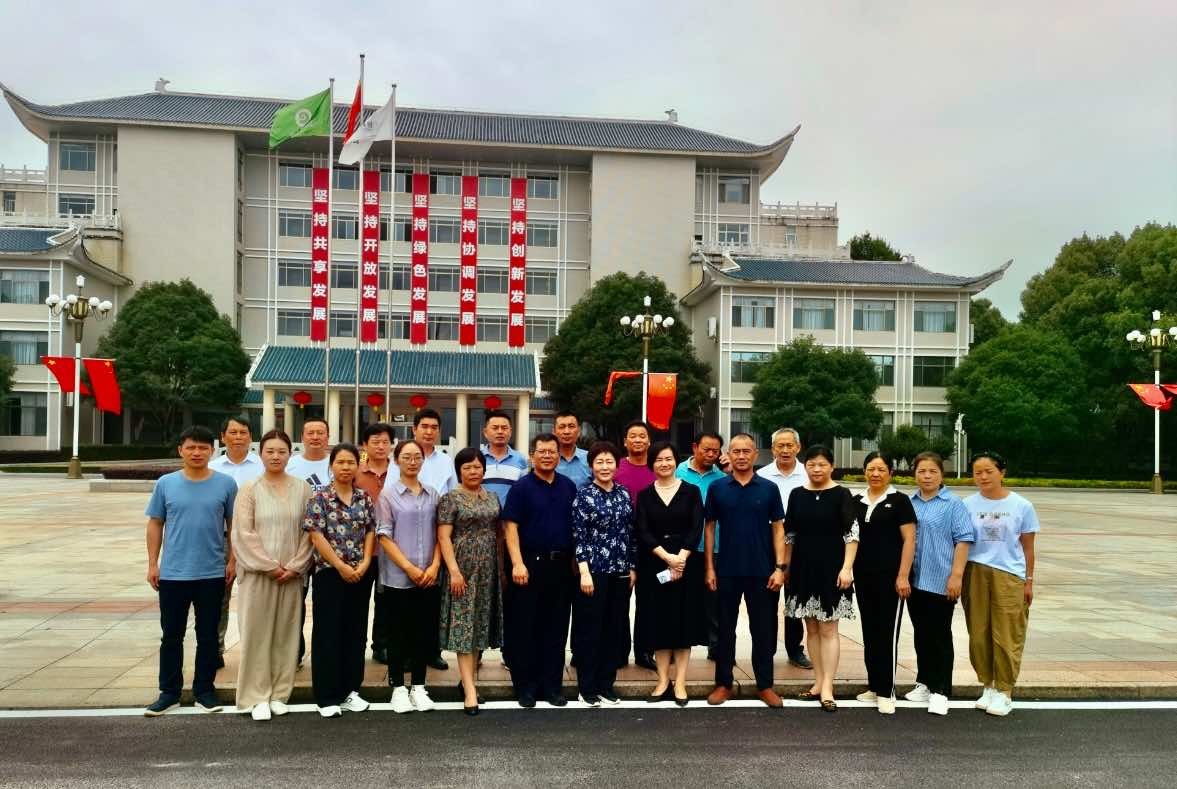 省侨联驻村工作队组织致富带头人赴咸宁参观学习