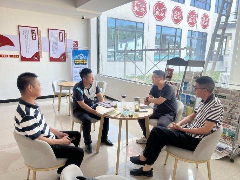 宜昌市侨联副主席张龙赴乡村振兴联系村调研