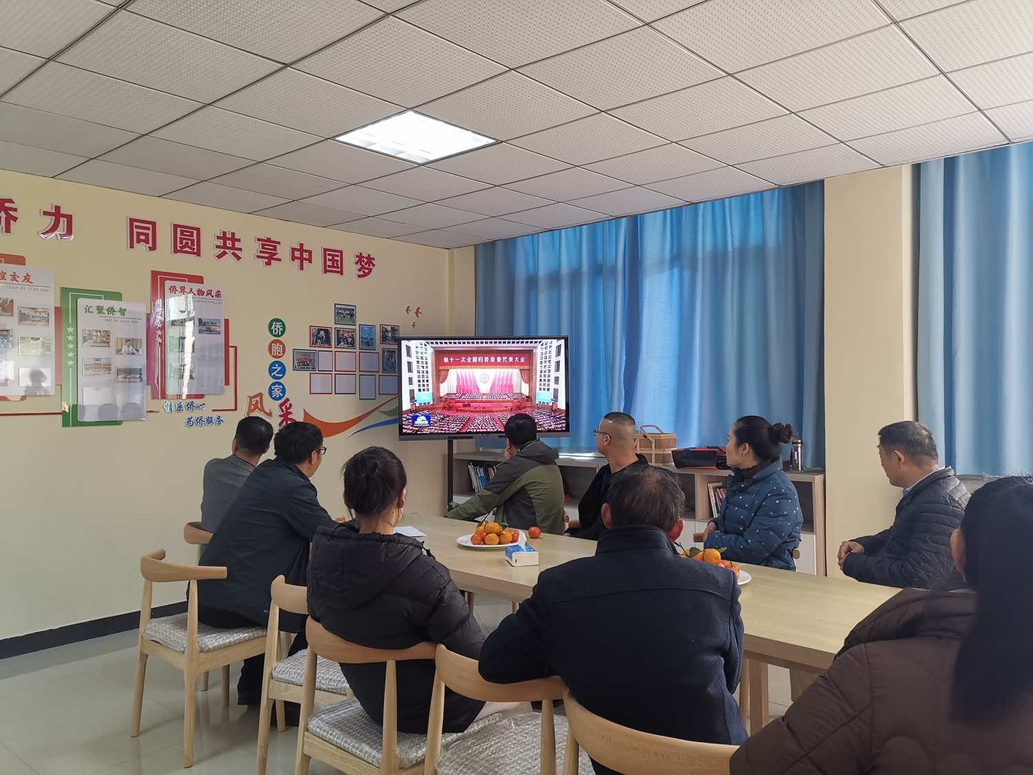 侨心永向党  剪纸传深情 ——鄂州市华容区侨联“非遗剪纸”教学暨恒大社区“侨胞之家”揭牌仪式