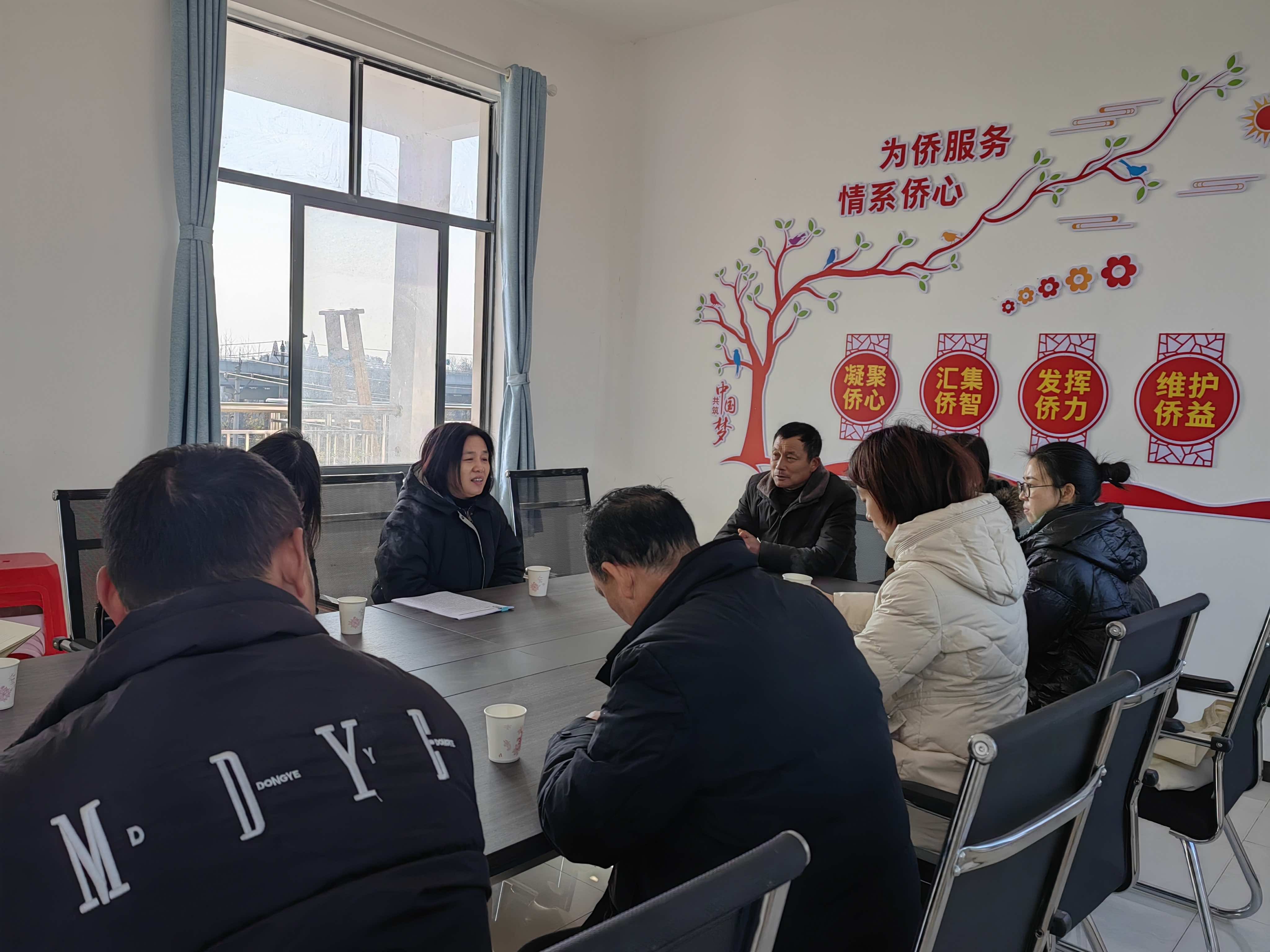 洪湖市侨联到丰垸村侨胞之家开展 下基层察民情解民忧暖民心活动