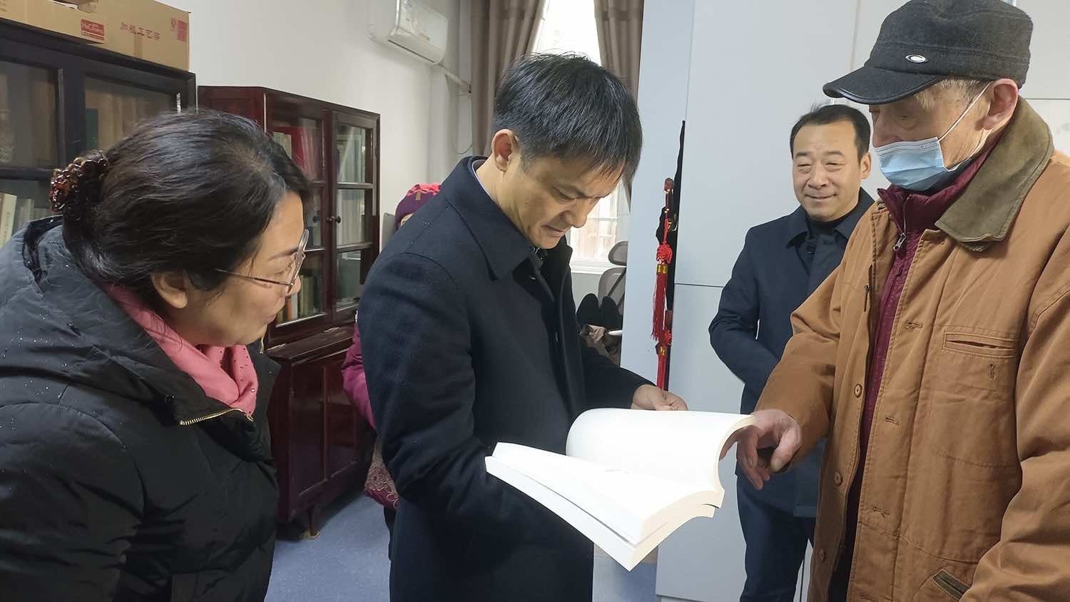 迎新春，送祝福，贺卫东看望走访归侨侨眷