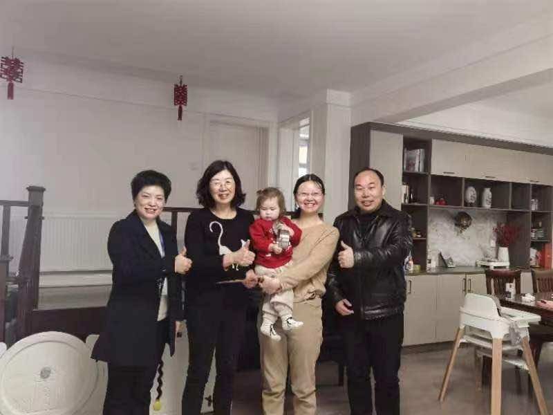 襄州区侨联春节期间拜访回国华侨