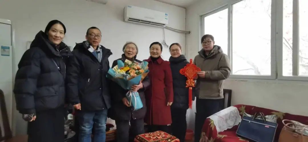 王慧萍走访看望高校侨界群众