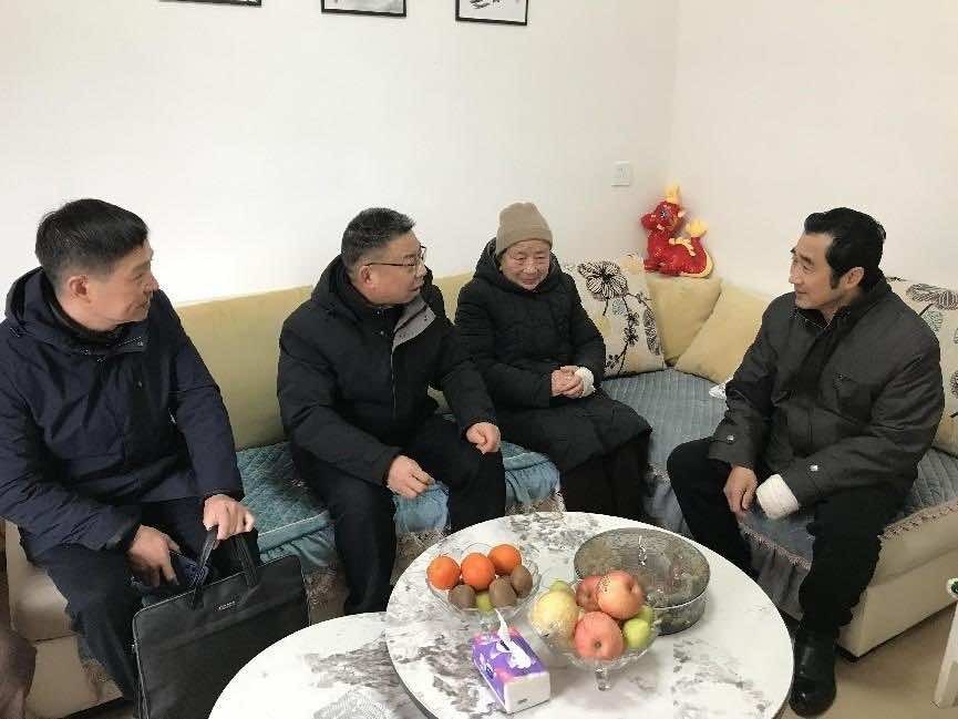 新春进侨家  真情暖侨心