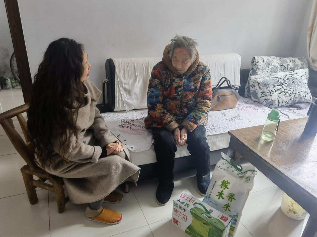 老河口市侨联开展“学雷锋 文明实践我行动”主题活动