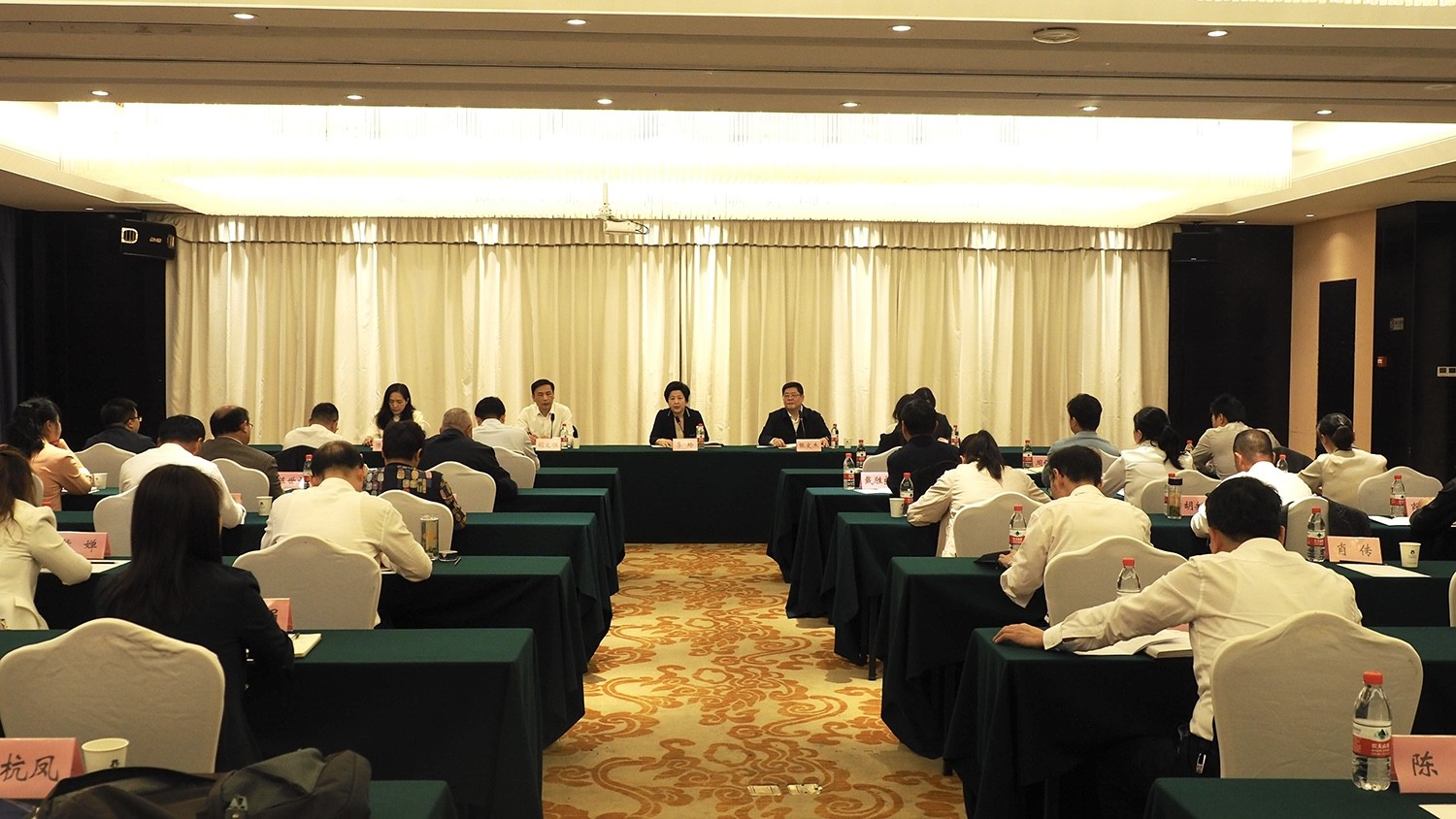 黄冈市侨联召开召开三届二次全委会议
