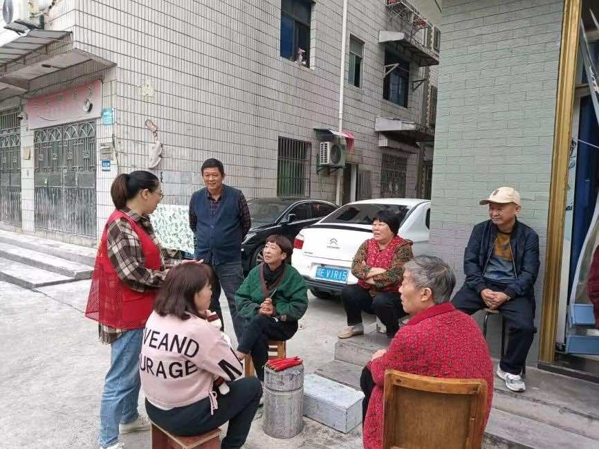 秭归县茅坪镇西楚社区：下沉基层访侨情 健全信息夯基础